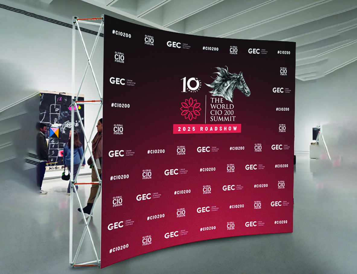 Curved Pop Up Exhibition Backdrop Stand With Printed Fabric Graphics